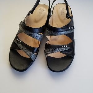 Ziera Bizzy Black Stingray Sandal